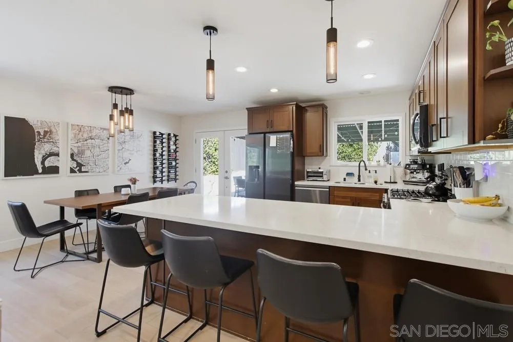 https://cdn.realtyfeed.com/cdn/127/260023229/345b7da4a10b0af1148b1fbe55d83c46.webp