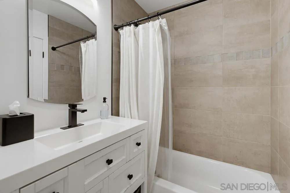 https://cdn.realtyfeed.com/cdn/127/260023229/696bc41a60096d6f017d76af94b5bc3a.webp