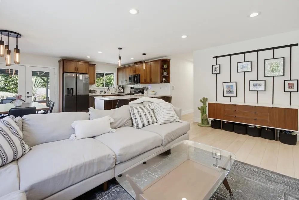 https://cdn.realtyfeed.com/cdn/127/260023229/972ddcf18d3ca8eb74e9b38af8541089.webp