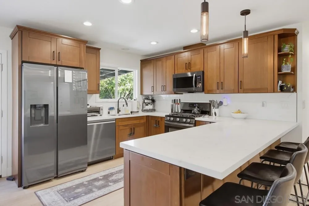 https://cdn.realtyfeed.com/cdn/127/260023229/a75703f44a3971350333e9ee8569cc2a.webp
