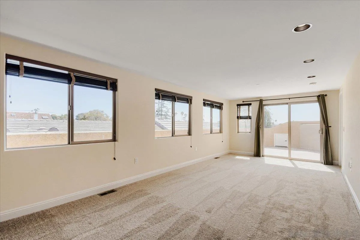 https://cdn.realtyfeed.com/cdn/127/260023230/334b74e0a3543f8b322a2454aebfb433.webp