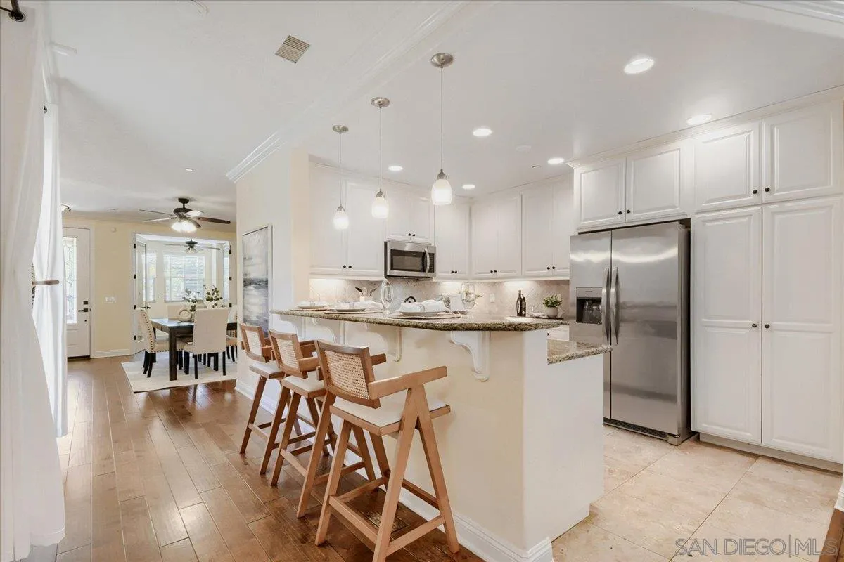 https://cdn.realtyfeed.com/cdn/127/260023230/48800e1fba756fd95d69c39543316a3f.webp