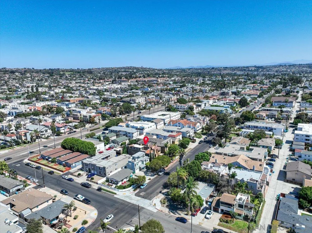 https://cdn.realtyfeed.com/cdn/127/260023230/49fea8163921360343ab4145140ad392.webp