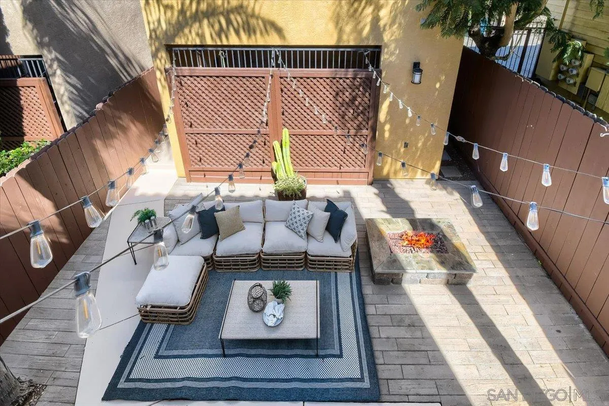 https://cdn.realtyfeed.com/cdn/127/260023230/5206ba791a6f5bf73a4e26f7a90c94c4.webp