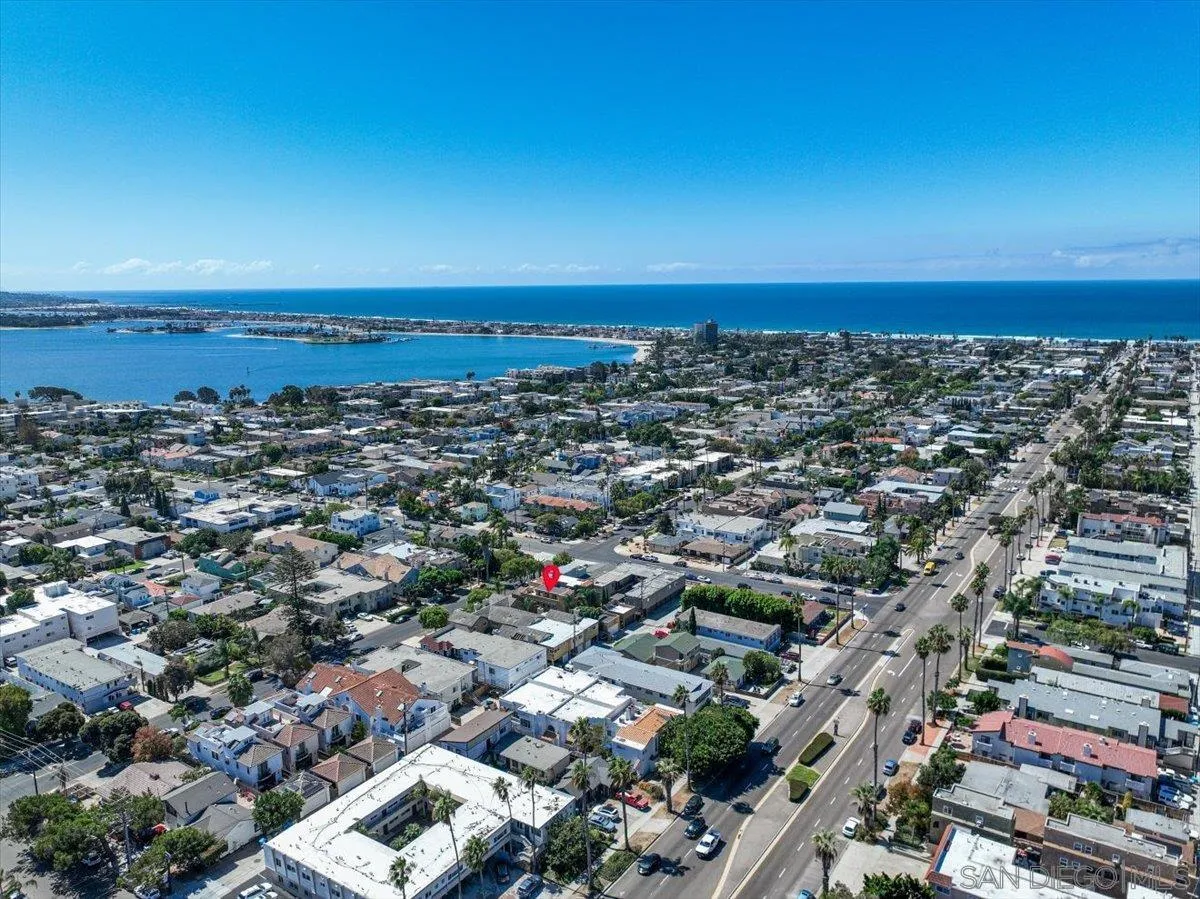 https://cdn.realtyfeed.com/cdn/127/260023230/de4cd334d5090bd24ee039d0806b2fb4.webp