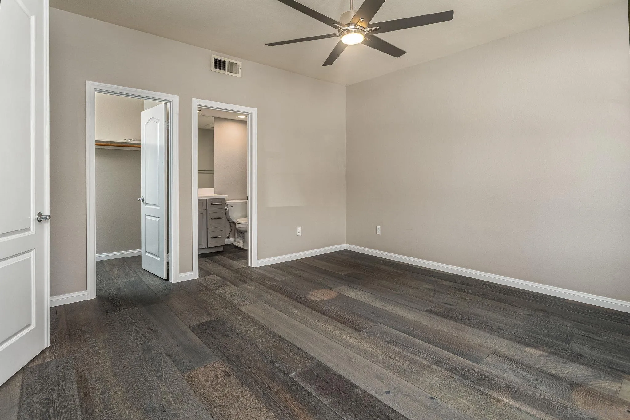 https://cdn.realtyfeed.com/cdn/127/260023231/24068b5d38cfd4d280a31557fb9d2e03.webp