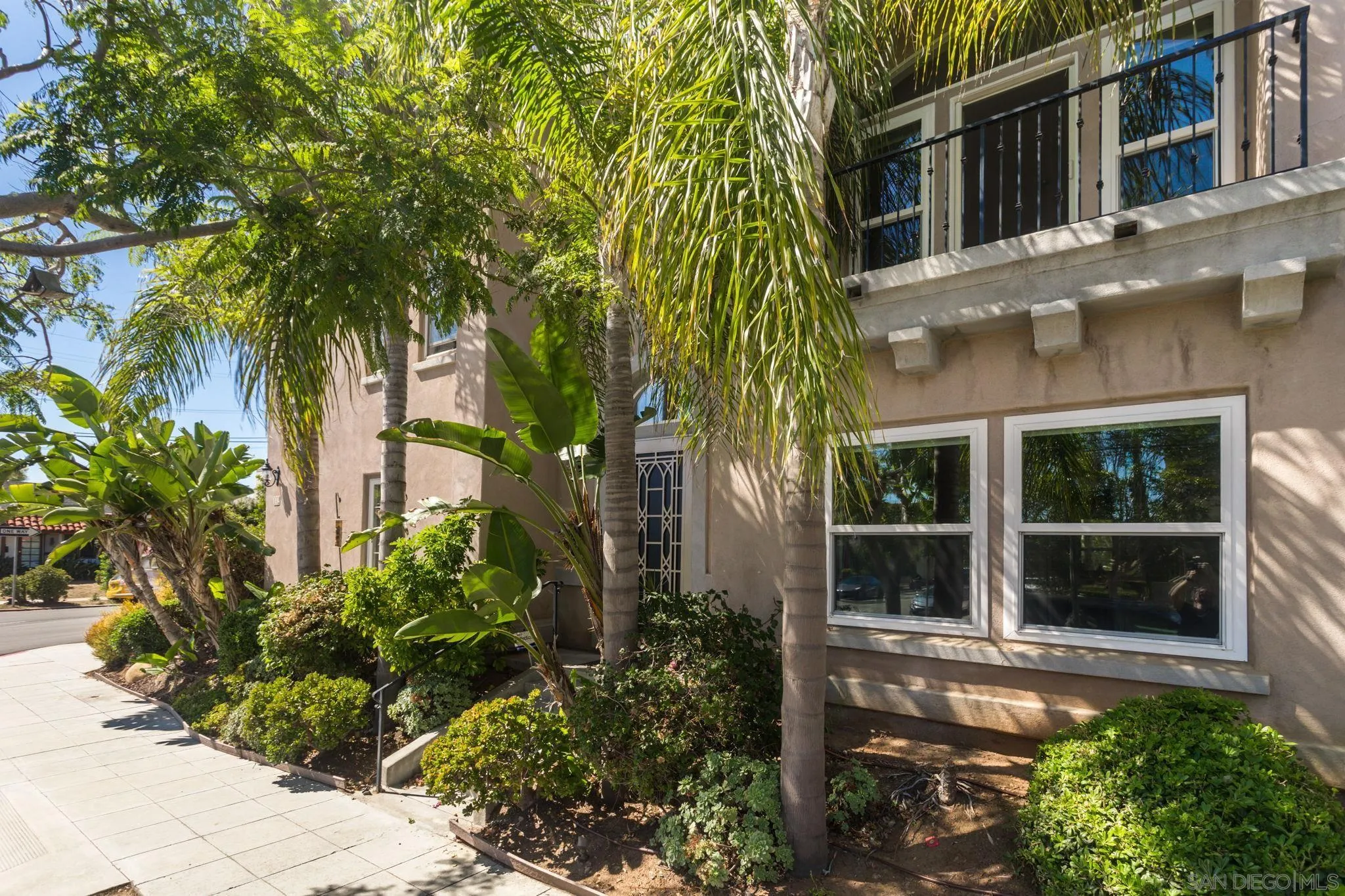 104 Lewis Street, San Diego, CA 92103 - Photo 4 of 26, San Diego, CA