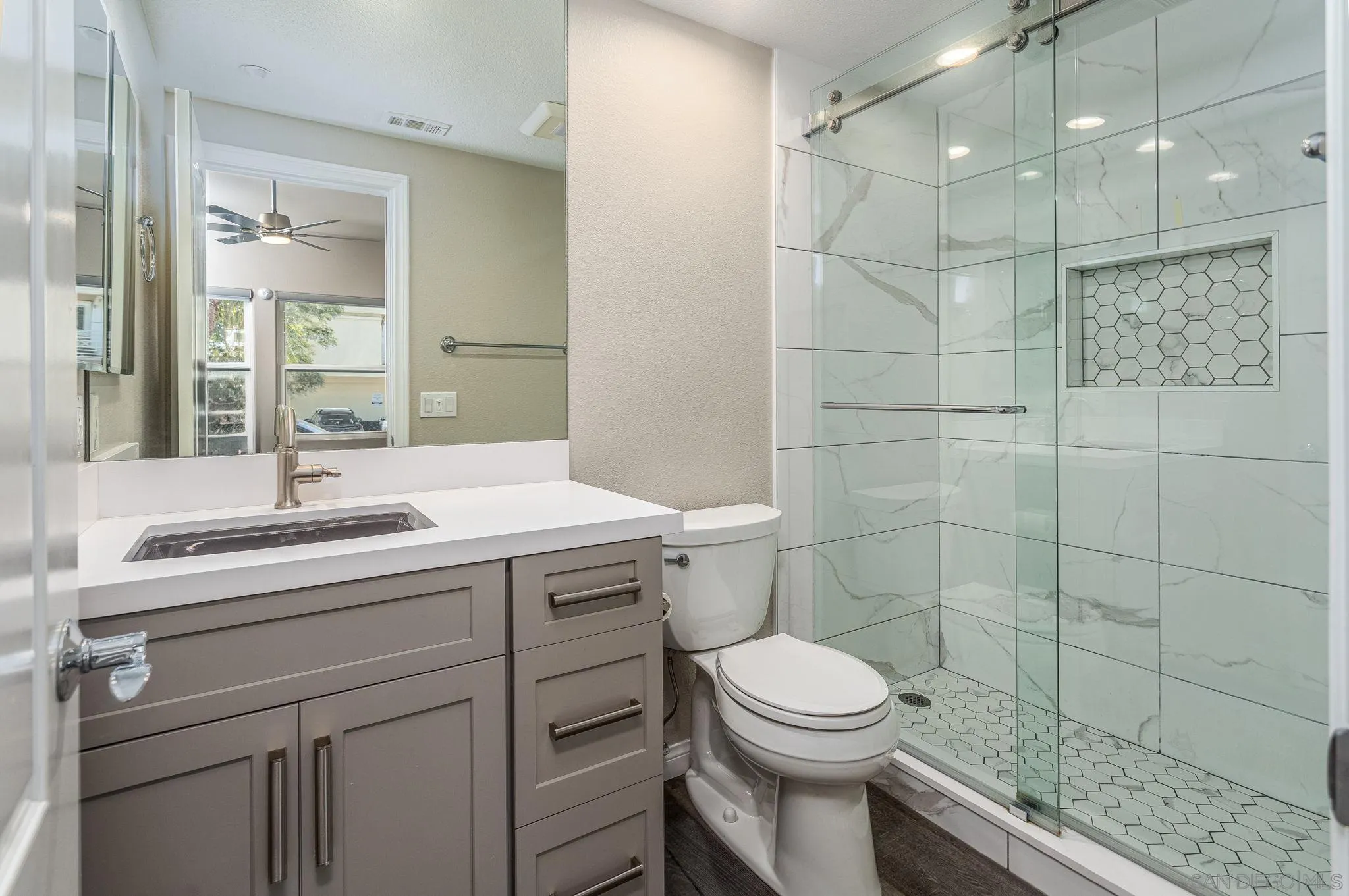 https://cdn.realtyfeed.com/cdn/127/260023231/b086ef88dbf53b1b545f08ea5370edbc.webp