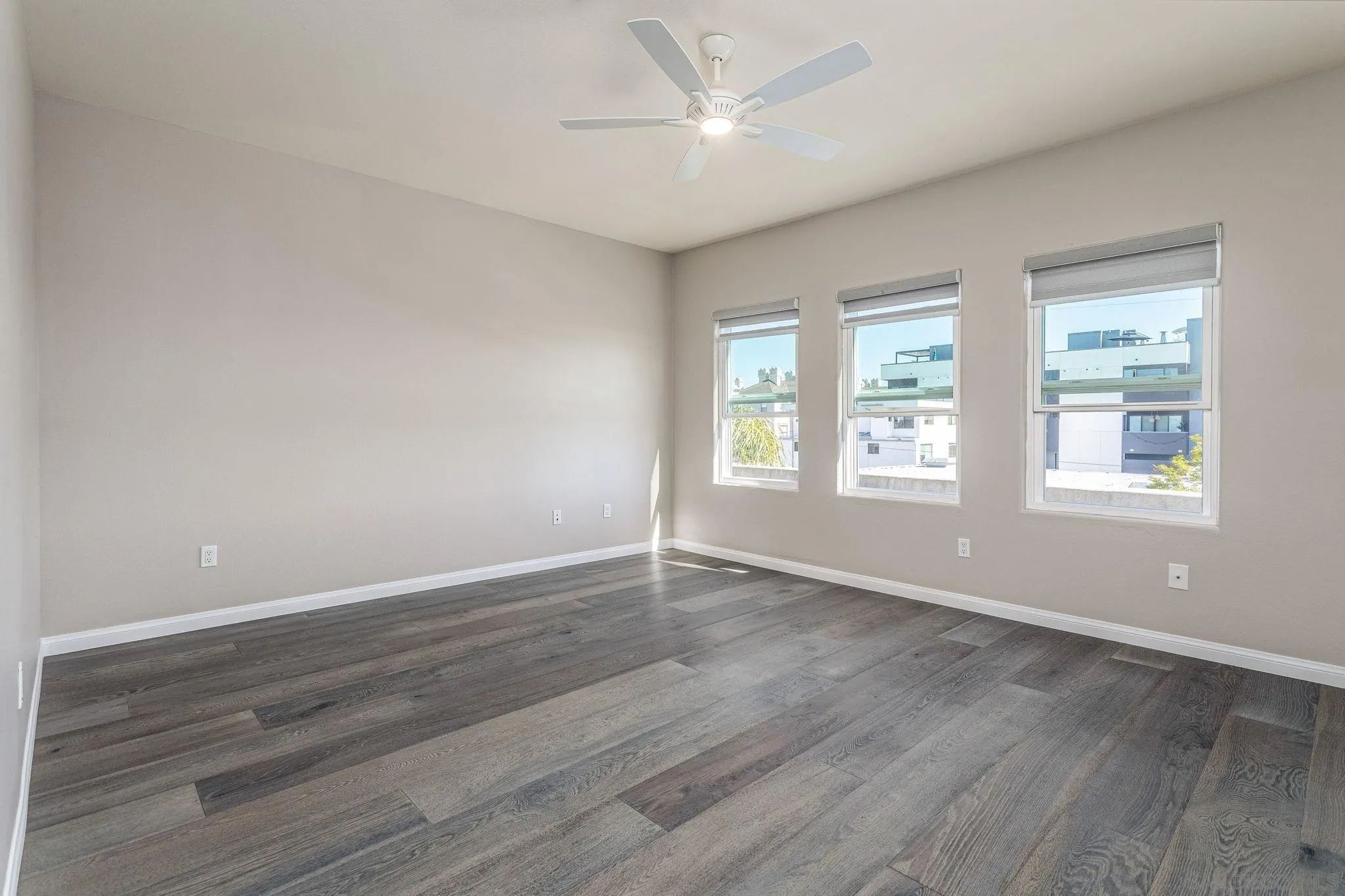 https://cdn.realtyfeed.com/cdn/127/260023231/f909b71b4b6aadd3aac03f75dc866bf6.webp