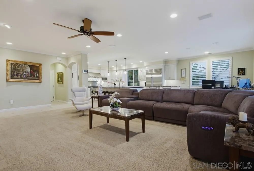 https://cdn.realtyfeed.com/cdn/127/260023233/5f89f7b96cfdea90d15ed23dedcfb896.webp