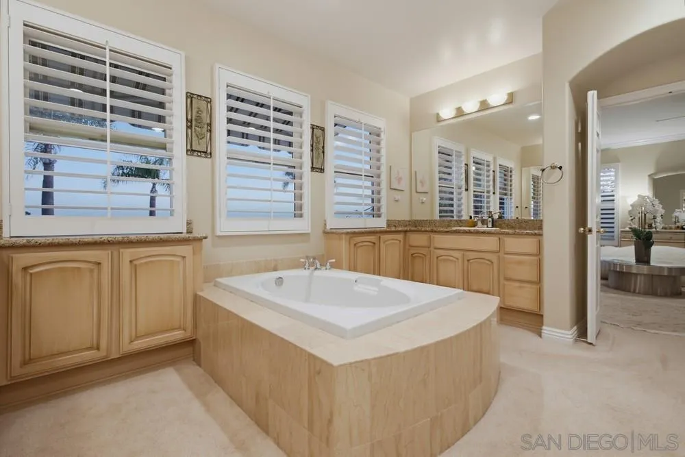 https://cdn.realtyfeed.com/cdn/127/260023233/e5d0ea6812d3533e8d1511cdbb957b7f.webp
