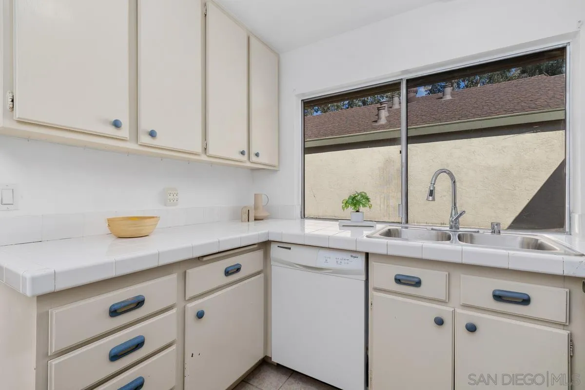 https://cdn.realtyfeed.com/cdn/127/260023234/6430a78a7759869104335e81a3bc1bc2.webp