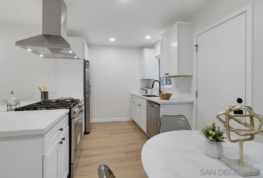 https://cdn.realtyfeed.com/cdn/127/260023236/aba2ea14e1075be83437898515322e68.webp