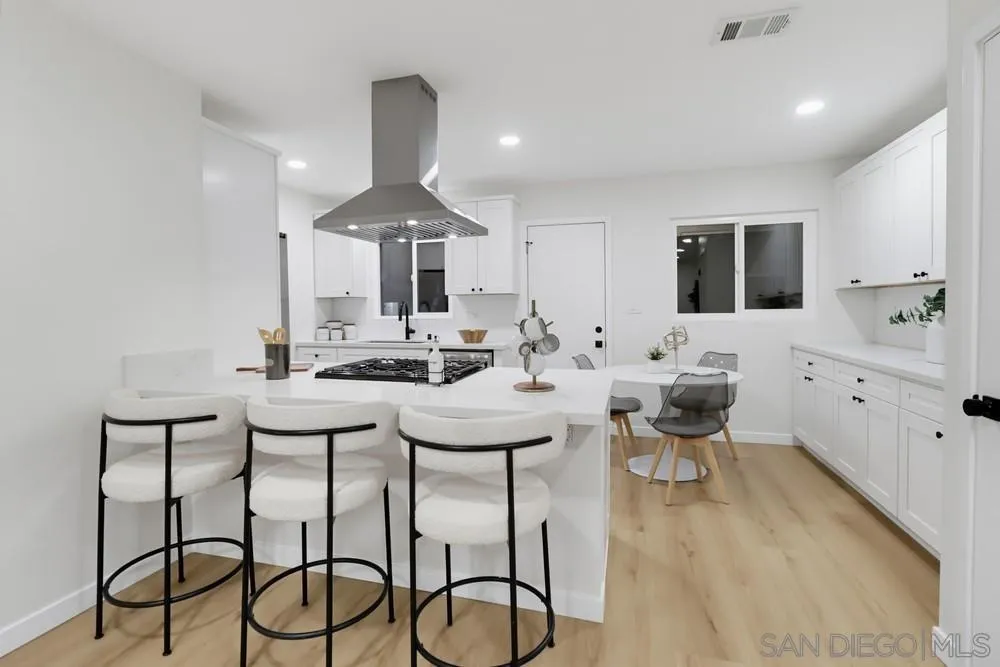 https://cdn.realtyfeed.com/cdn/127/260023236/da05c33b7983f1eba8d820d2d60b3a2d.webp