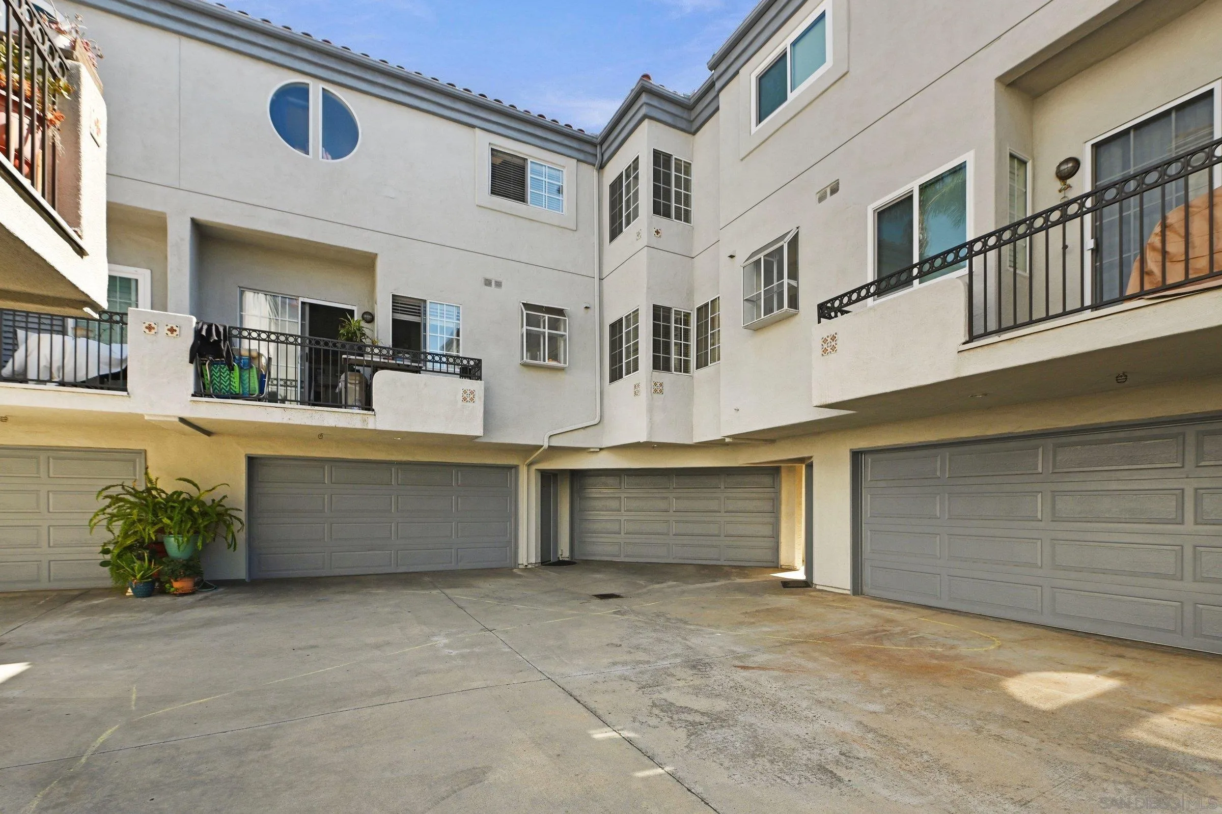 https://cdn.realtyfeed.com/cdn/127/260023237/13c33981185e5f14628fda8caabd3f9e.webp