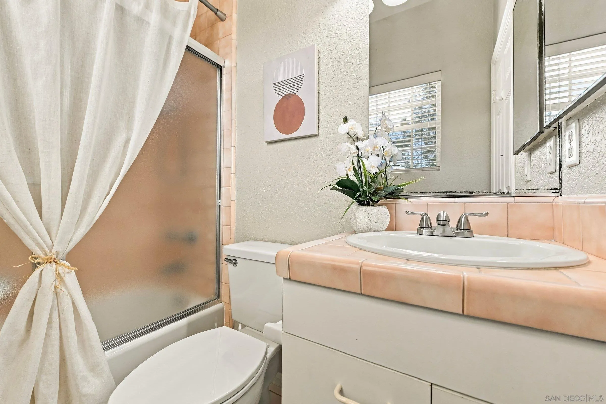 https://cdn.realtyfeed.com/cdn/127/260023237/198c933983cf670c3710d49da334fee2.webp