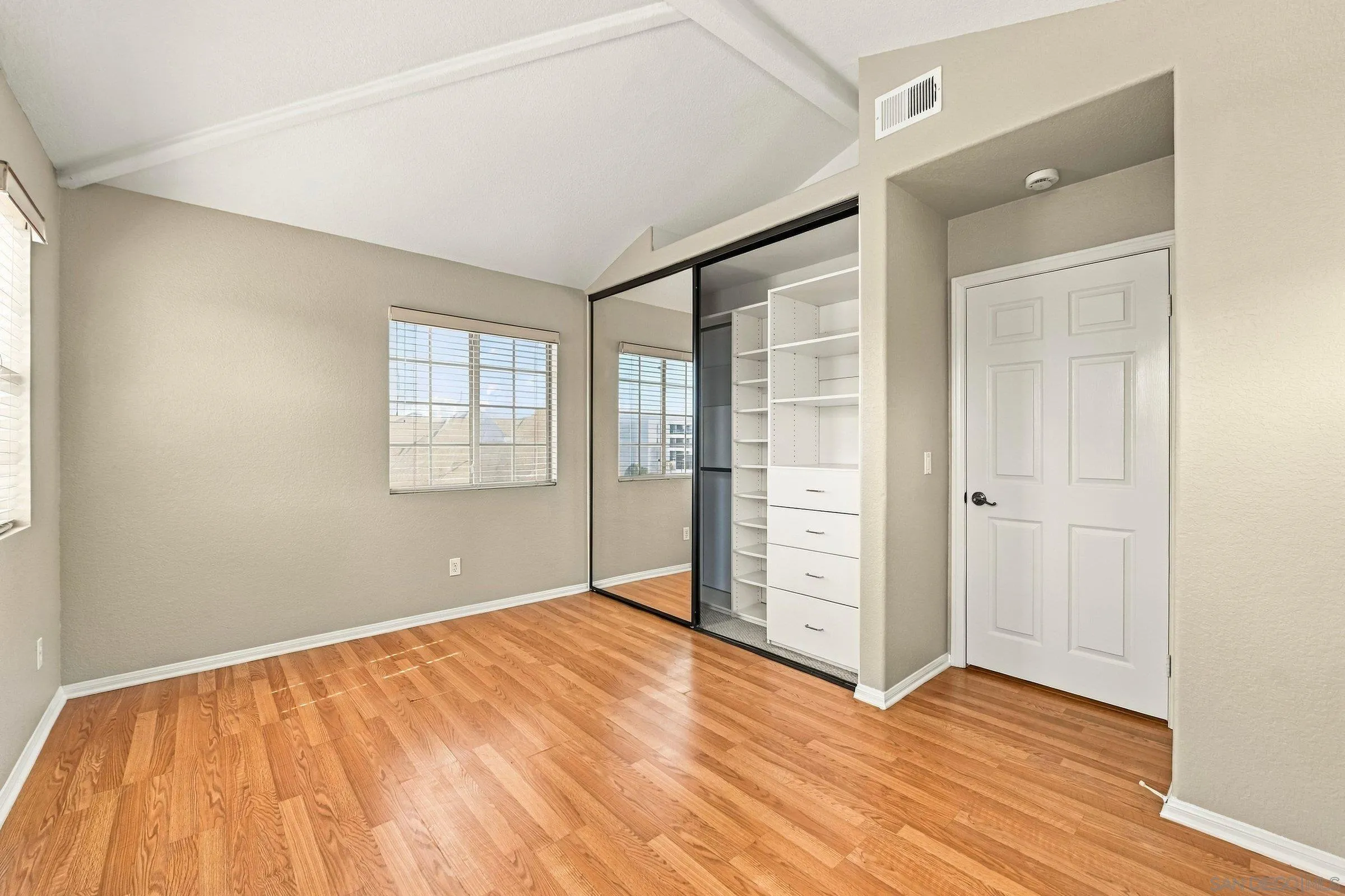 https://cdn.realtyfeed.com/cdn/127/260023237/63def4f213a16c53e947d4e2f3f025ac.webp