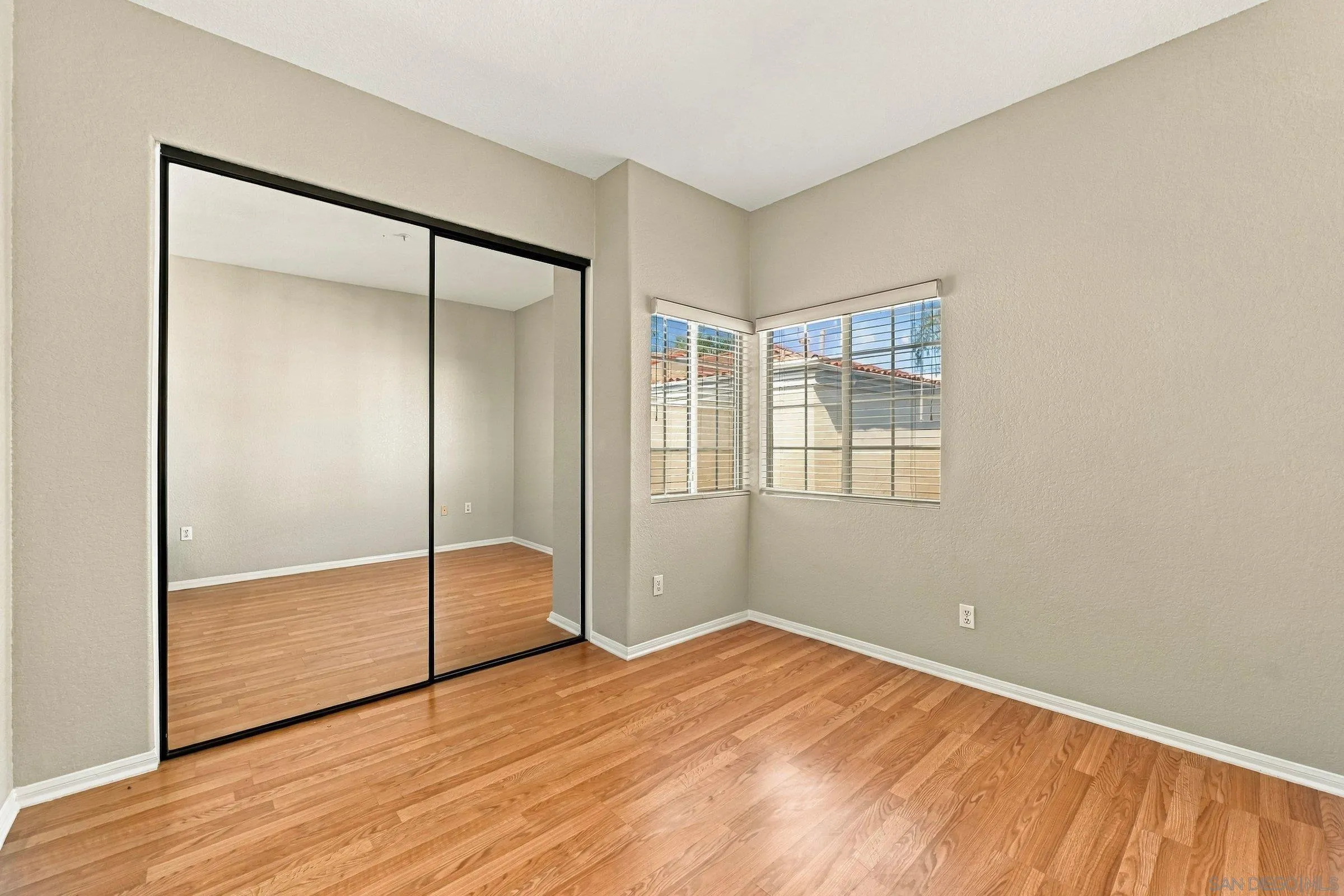 https://cdn.realtyfeed.com/cdn/127/260023237/6e6421c76affba3e766871639aca36ec.webp