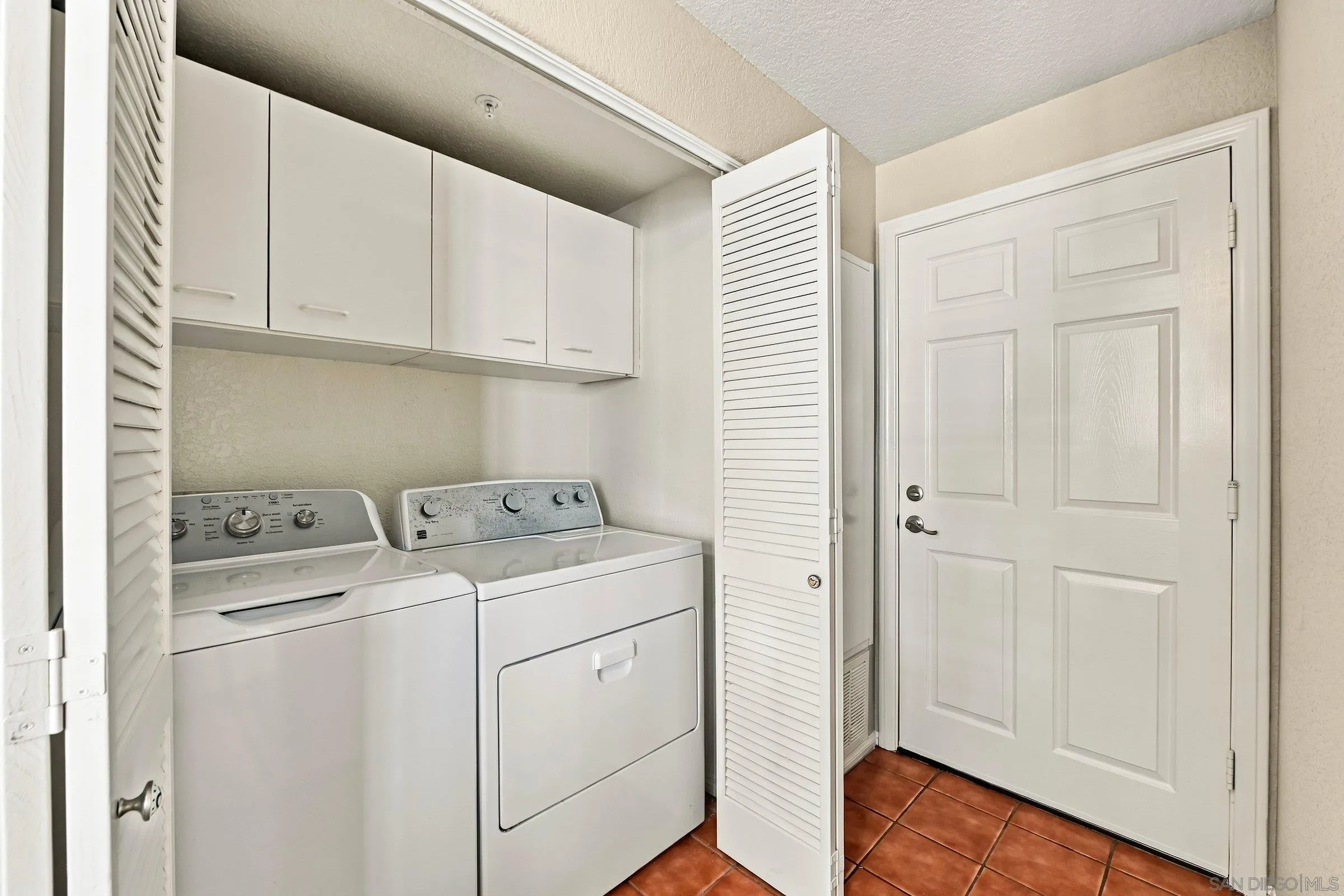https://cdn.realtyfeed.com/cdn/127/260023237/bf56772a82b2d84d2d63f0a118141494.webp