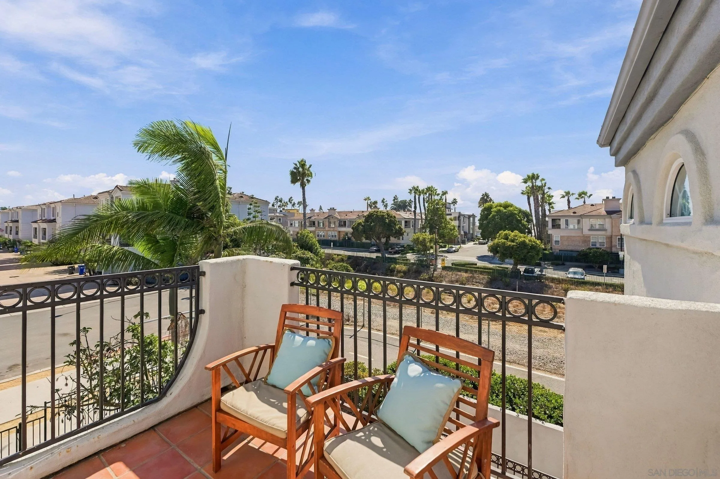 https://cdn.realtyfeed.com/cdn/127/260023237/f2c9c1a09ea4acdd6cd7b761a7b8cd52.webp