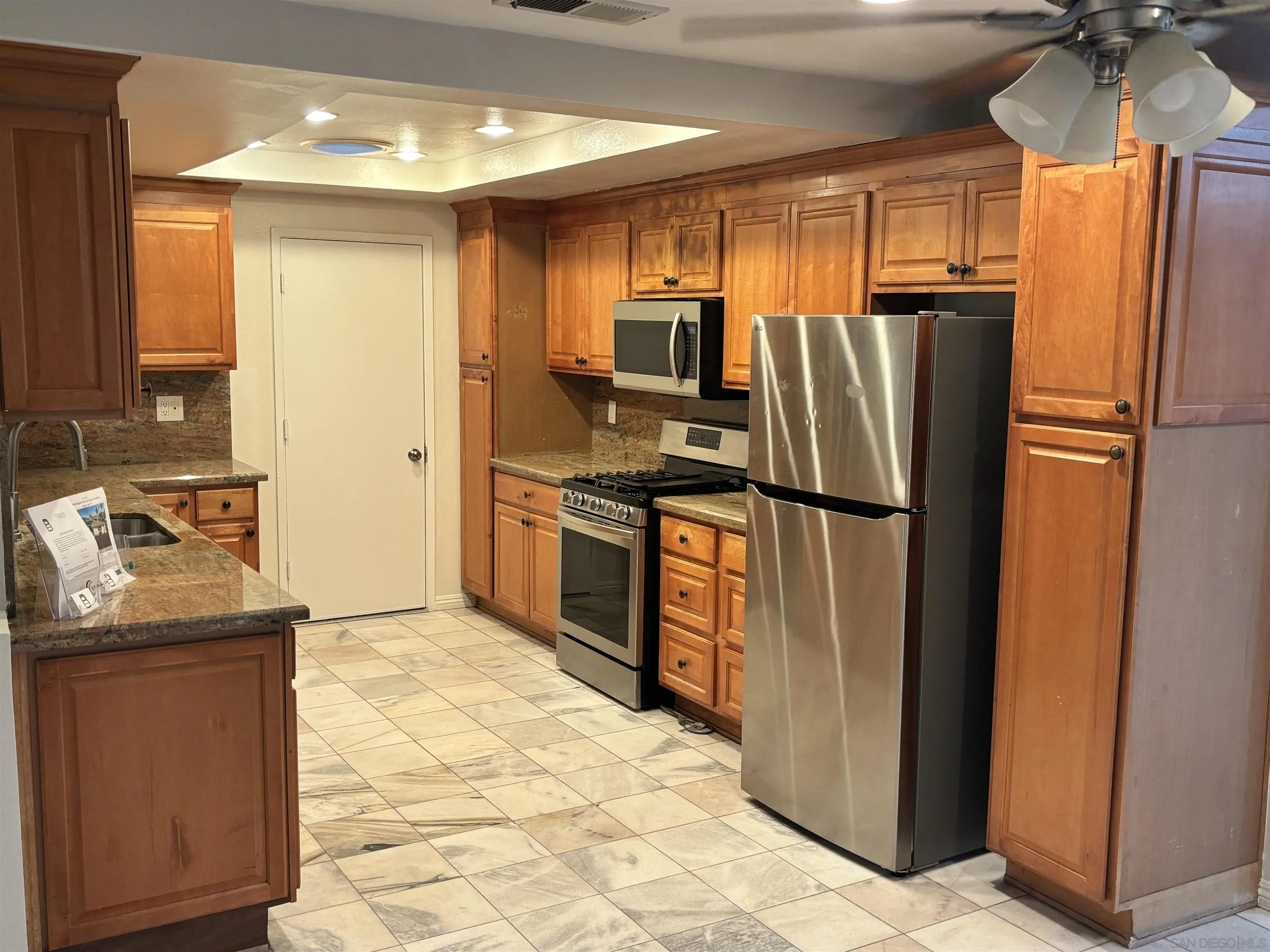 719 Mahogany Dr, El Cajon, CA 92019, photo 8