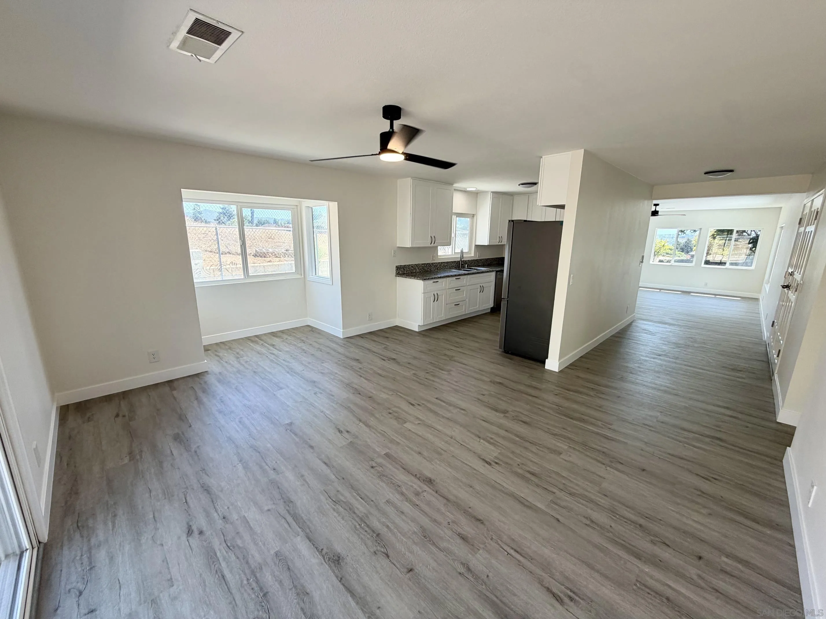 https://cdn.realtyfeed.com/cdn/127/260023242/0b3b3117770f03e68ed99003e1afa48e.webp