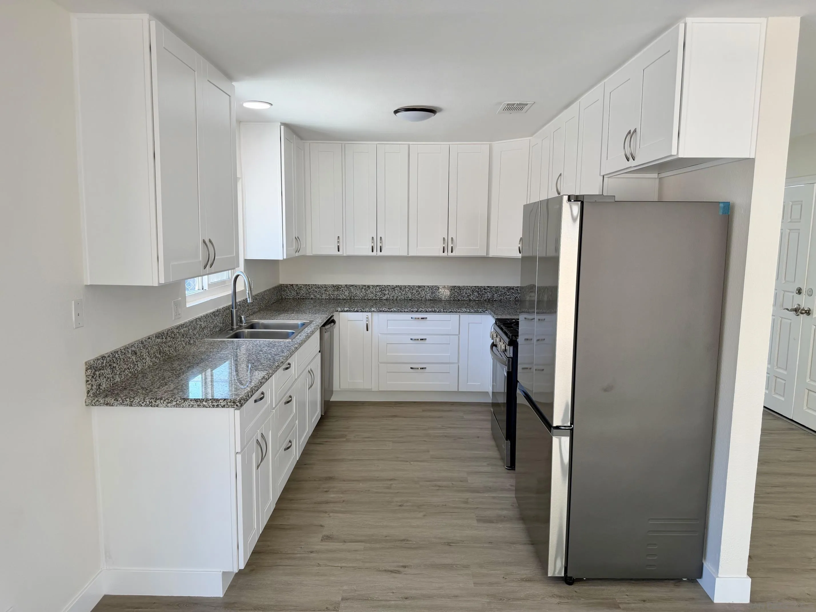 https://cdn.realtyfeed.com/cdn/127/260023242/6edd75761924d1d76fd7180871bfb4f7.webp
