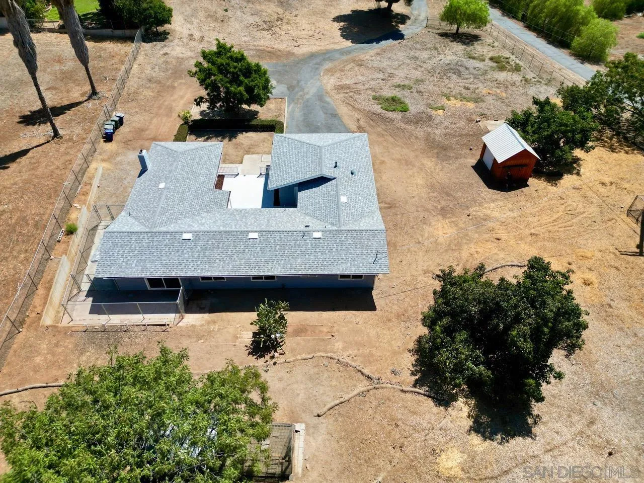 https://cdn.realtyfeed.com/cdn/127/260023242/7e6e043f8f057a964f34e46487c48eab.webp