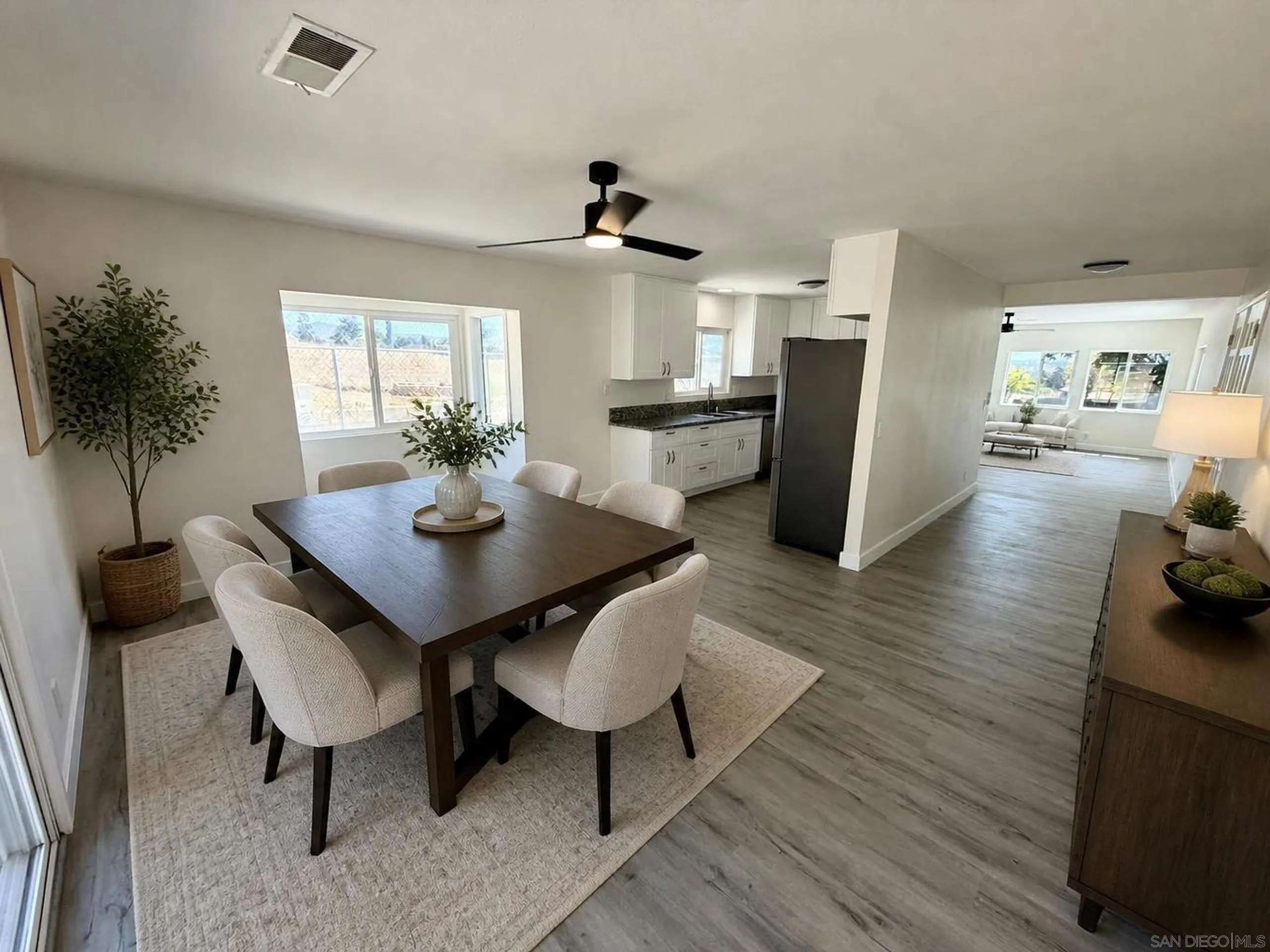 https://cdn.realtyfeed.com/cdn/127/260023242/a2dde1fbd3049f694a9f3cddc266ee87.webp