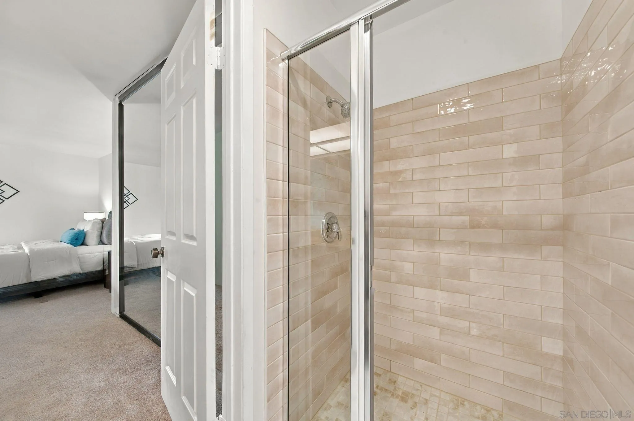 https://cdn.realtyfeed.com/cdn/127/260023248/735af8c81f635728013b831c077b8166.webp