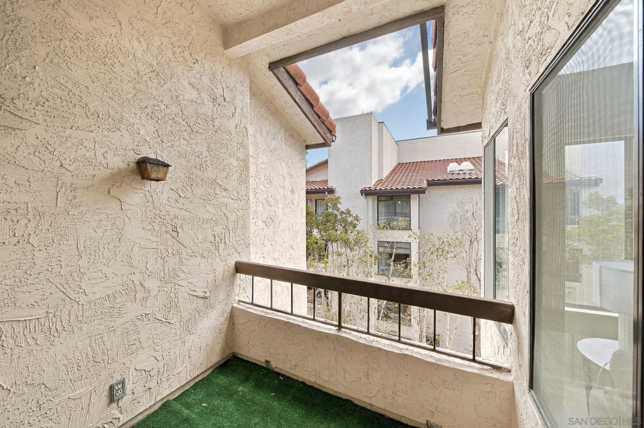 https://cdn.realtyfeed.com/cdn/127/260023248/ac0e15b611b043d32bee866c7ec3ce7f.webp