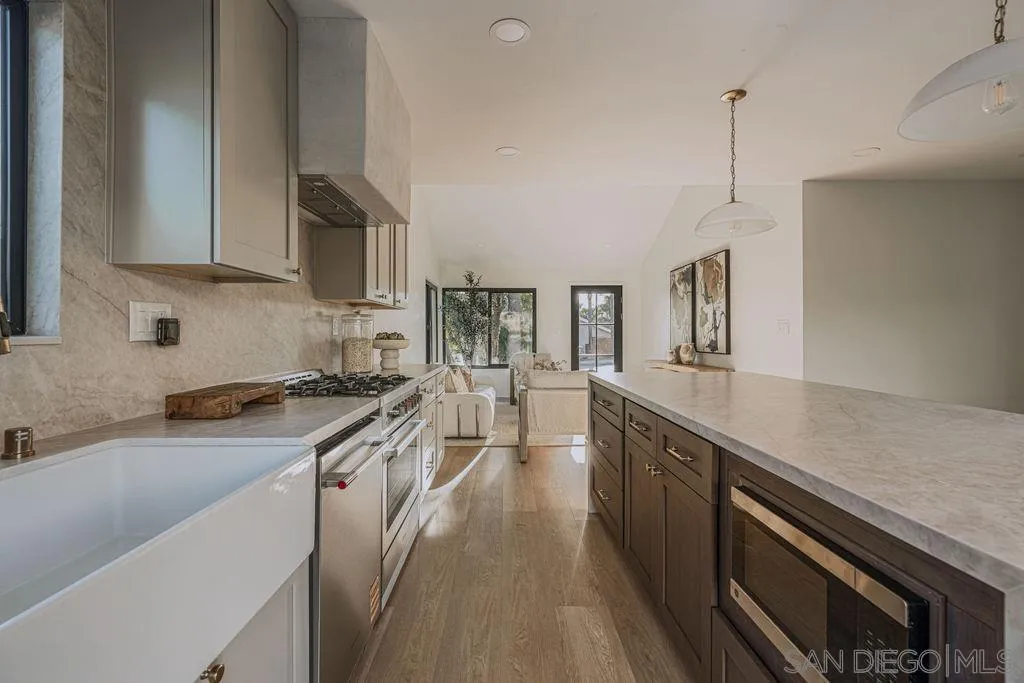 https://cdn.realtyfeed.com/cdn/127/260023253/76ad8937dbd1ed2339412d72ef1df575.webp