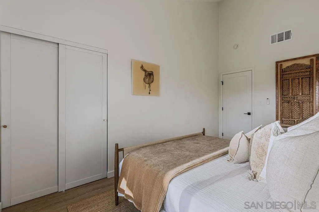 https://cdn.realtyfeed.com/cdn/127/260023253/f46098c0ac8257415bbc20ba44740662.webp
