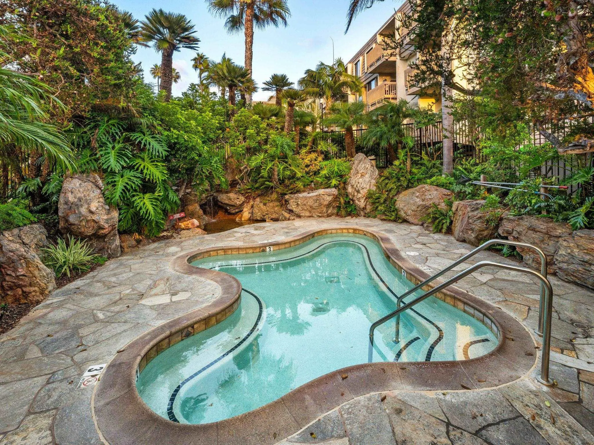 https://cdn.realtyfeed.com/cdn/127/260023254/075b73239471ffe4615d5351ba0db5d0.webp