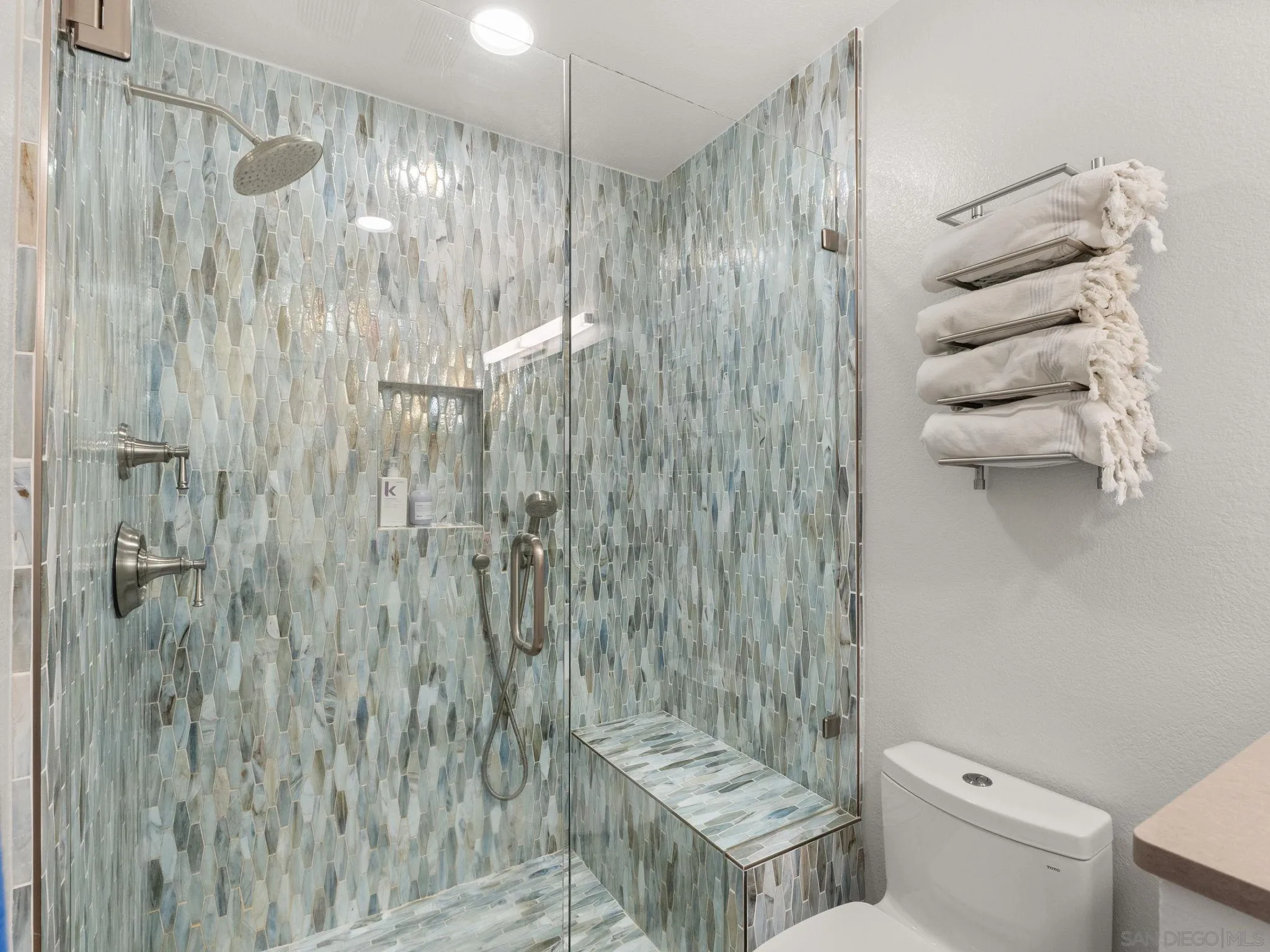 https://cdn.realtyfeed.com/cdn/127/260023254/933d698565ce0b727ee8f07f86f25087.webp
