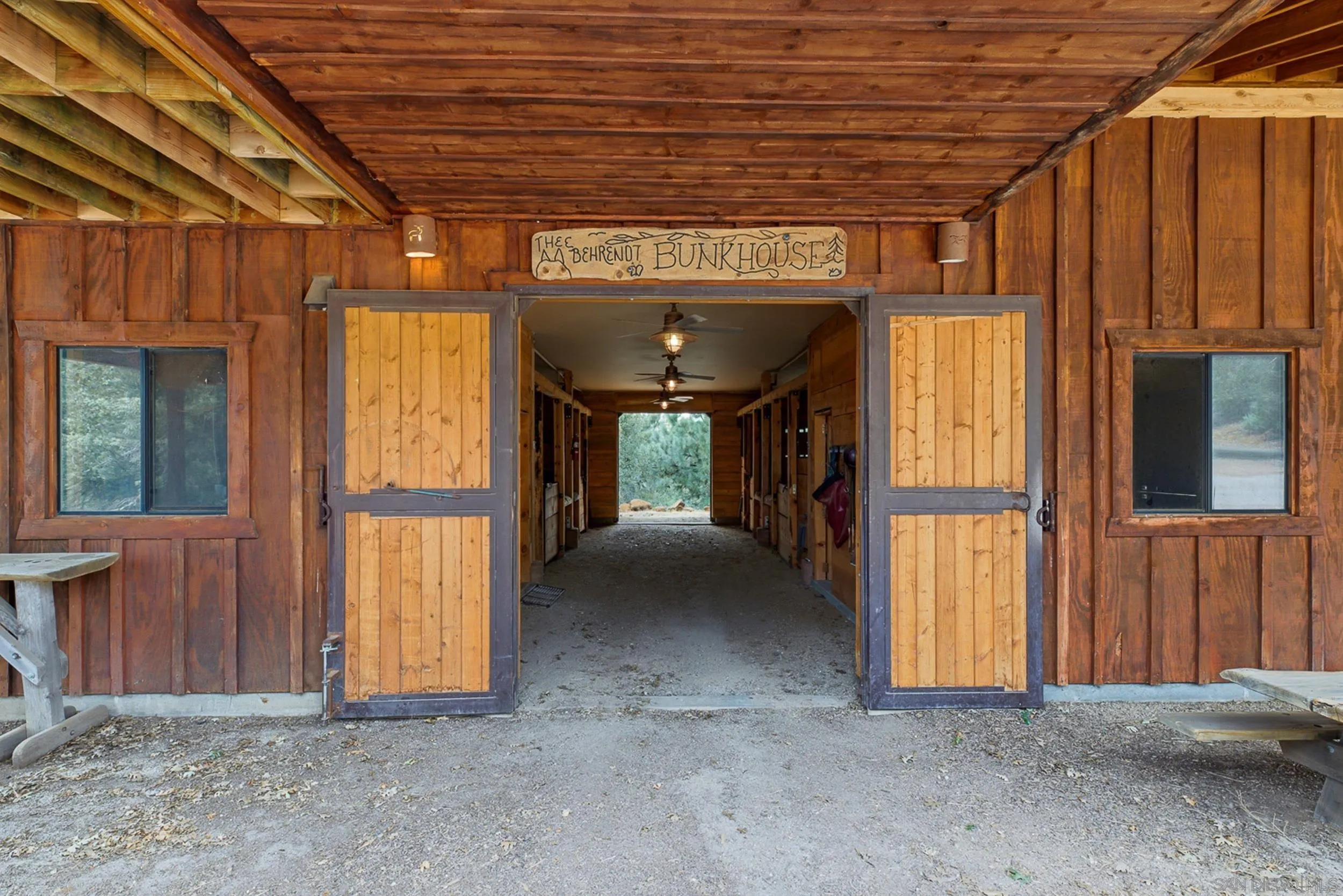 https://cdn.realtyfeed.com/cdn/127/260023255/150ec791c8e05eceb48d49c0731c8268.webp