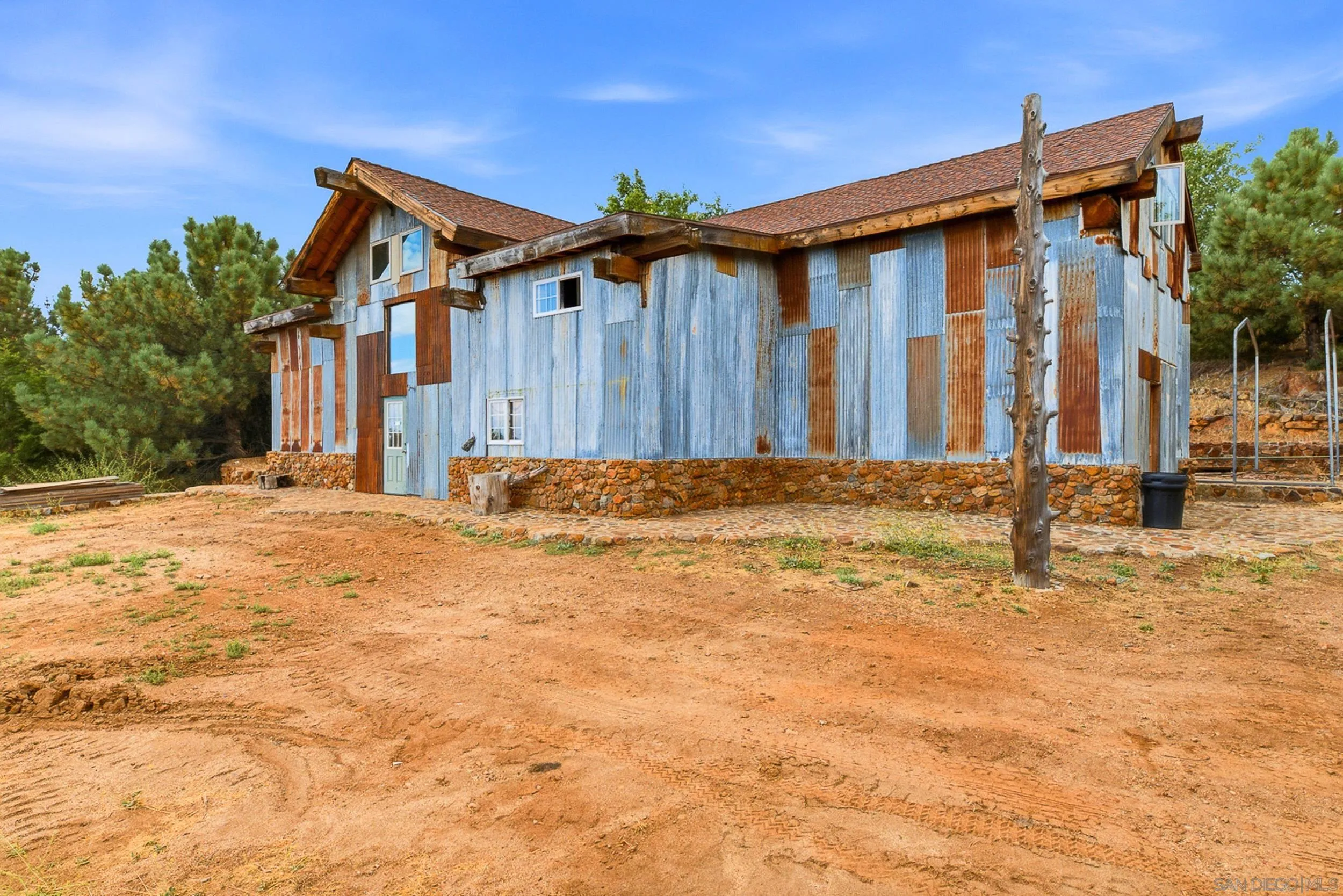 https://cdn.realtyfeed.com/cdn/127/260023255/3b4f84385fad0546a4e37af556ae5830.webp