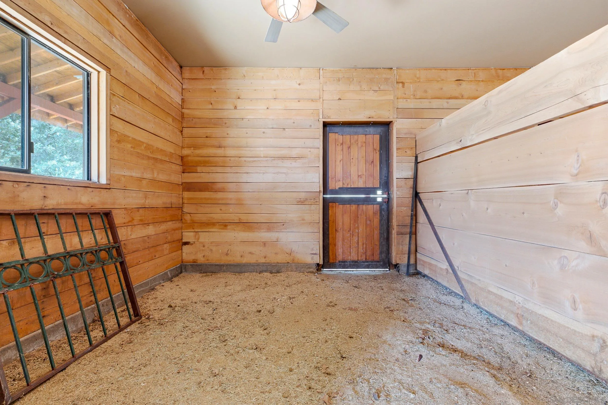 https://cdn.realtyfeed.com/cdn/127/260023255/3e3644c4787d2a98d132bd4c934915bb.webp