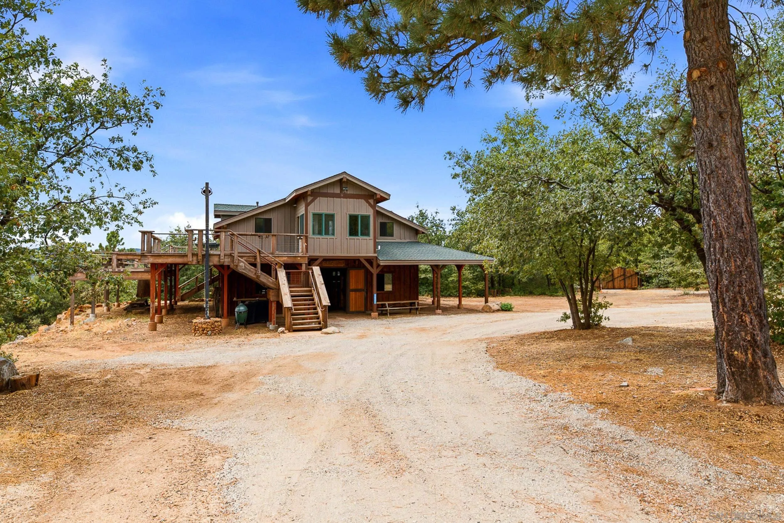https://cdn.realtyfeed.com/cdn/127/260023255/82f818c7309b712d3d8bae2f2f6b4b2d.webp