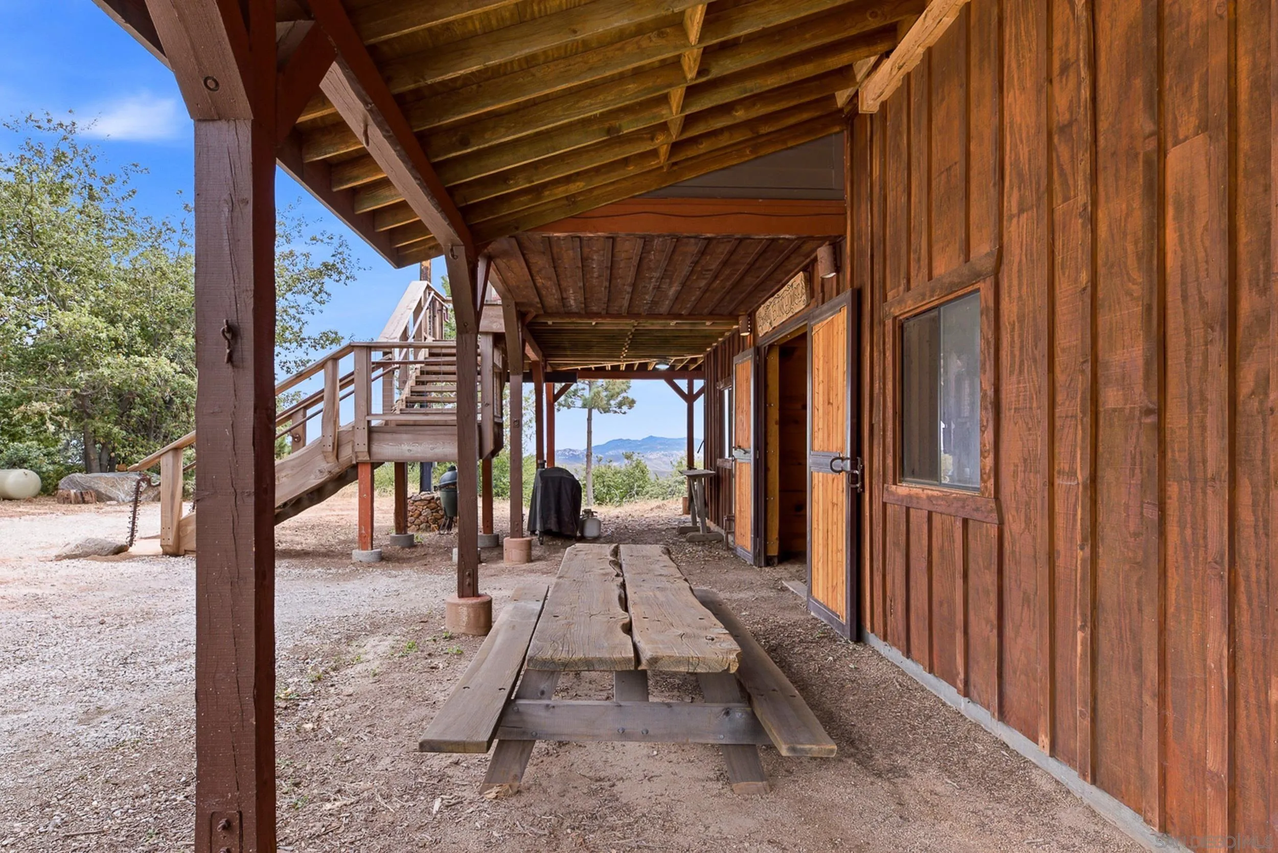 https://cdn.realtyfeed.com/cdn/127/260023255/88f7cf5a3ef59286a54ec7b79987f49d.webp