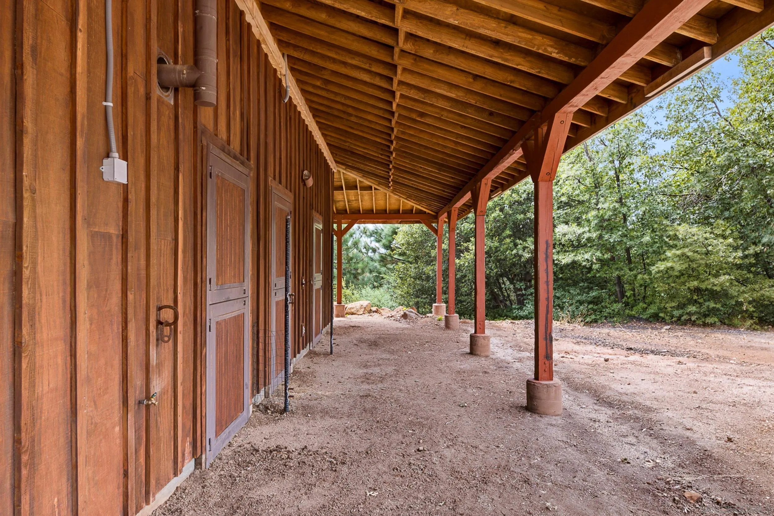 https://cdn.realtyfeed.com/cdn/127/260023255/9fba16cbf2b9c51aac24e320366cb78d.webp