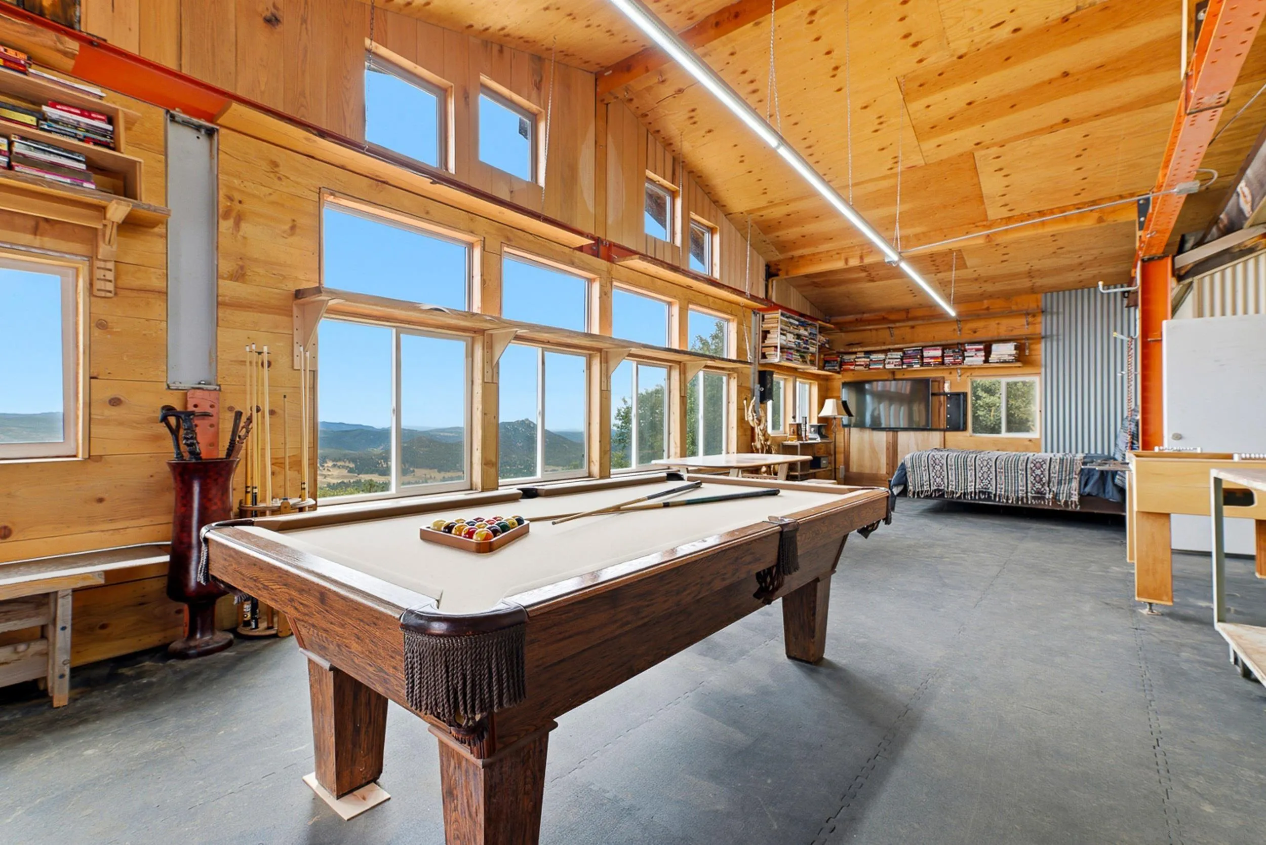 https://cdn.realtyfeed.com/cdn/127/260023255/b60df9e65f506f8d6a3c9d42d104af8d.webp