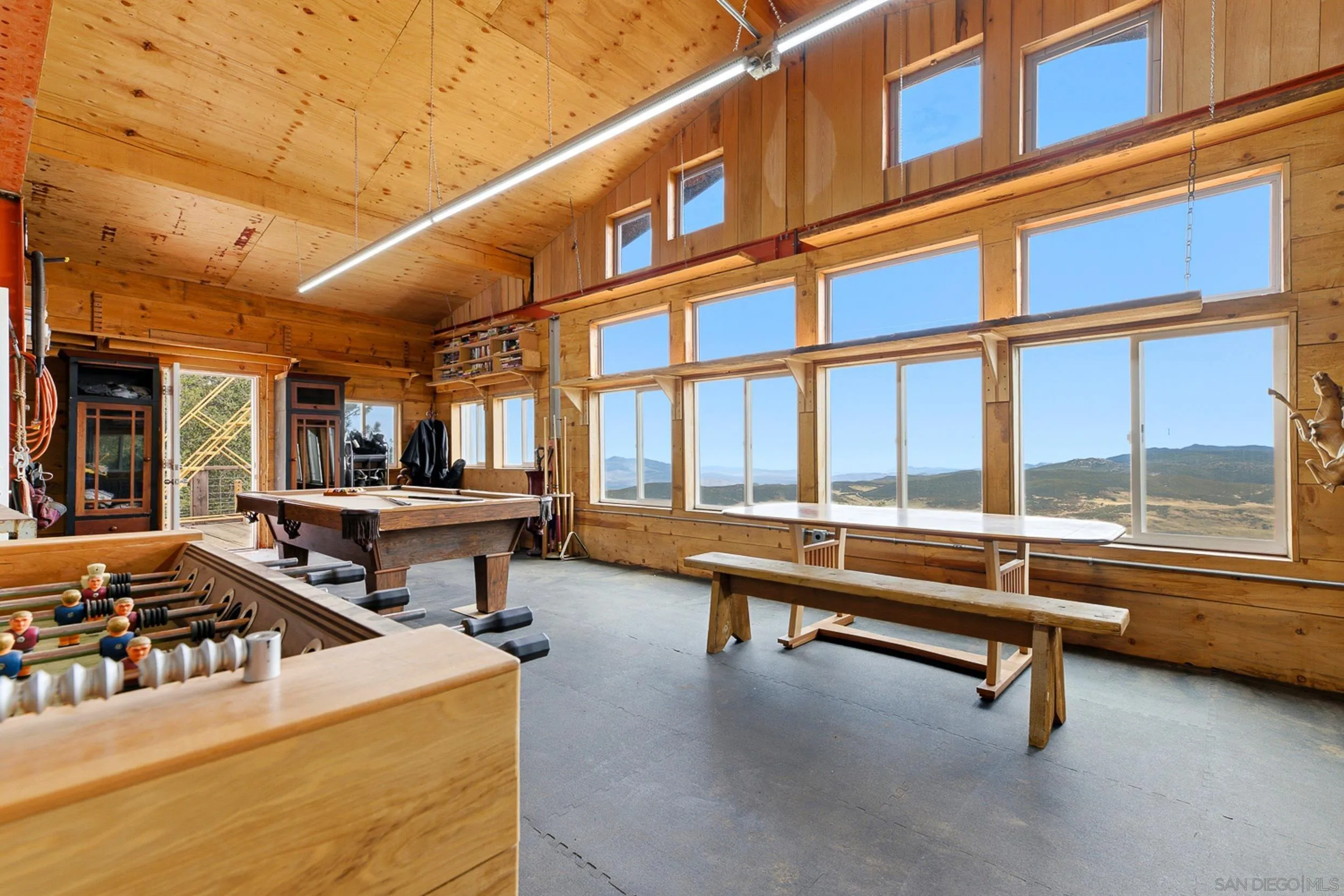 https://cdn.realtyfeed.com/cdn/127/260023255/c6f5816a8331daa2963ecc00cc9348e2.webp