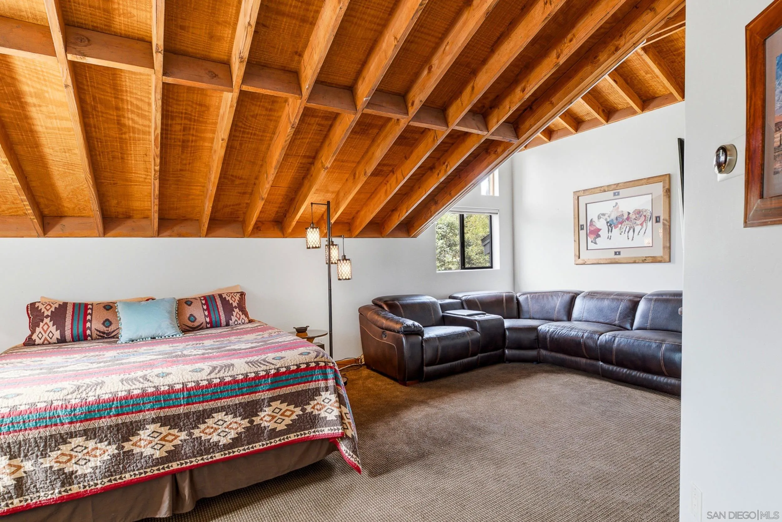 https://cdn.realtyfeed.com/cdn/127/260023255/dbdef41eb592e7cb585dd2bd3f9f44d7.webp