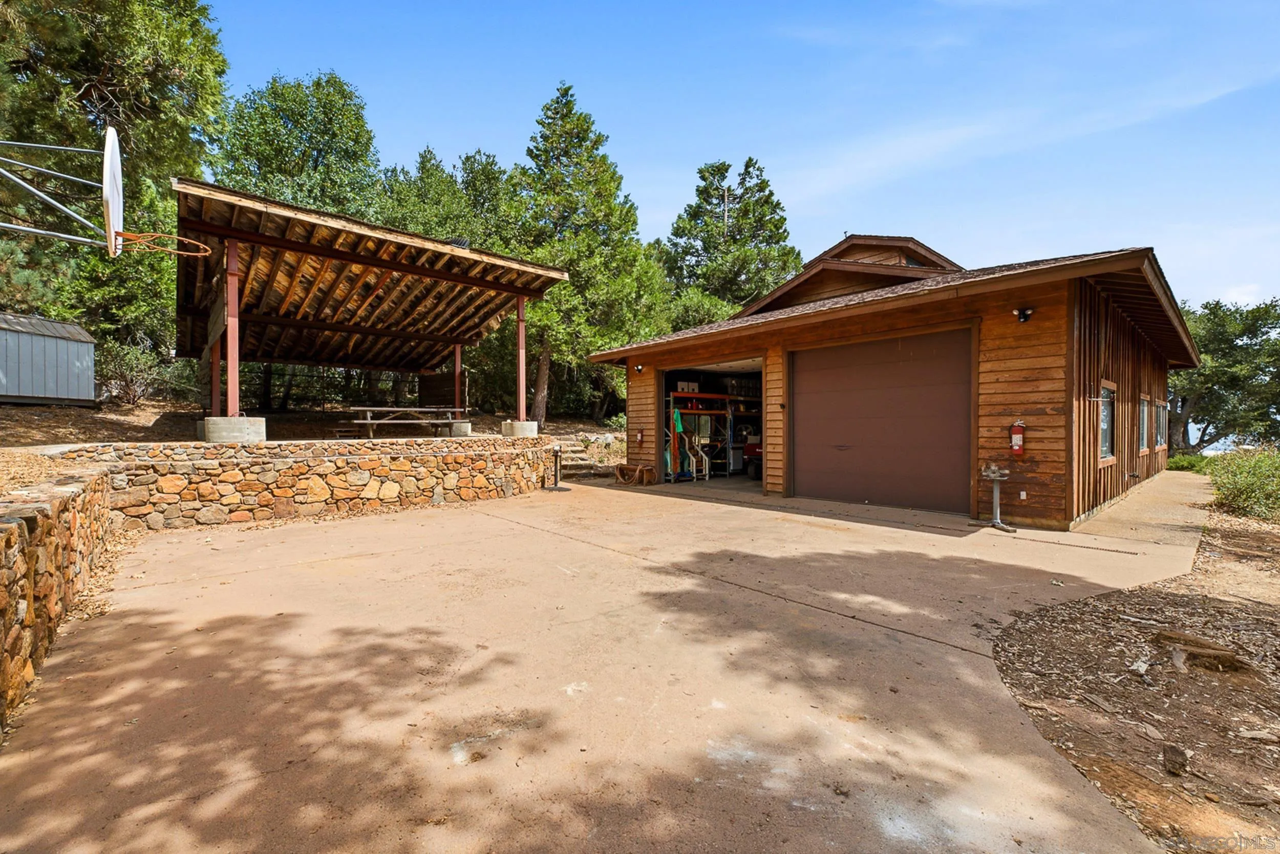 https://cdn.realtyfeed.com/cdn/127/260023255/e67f4a52915752e403eb1315324434ad.webp