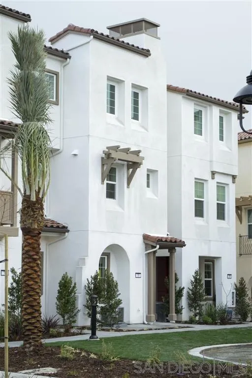 12945 Peppergrass Creek Gate Unit 30, San Diego, CA 92130 - Photo 2 of 11, San Diego, CA