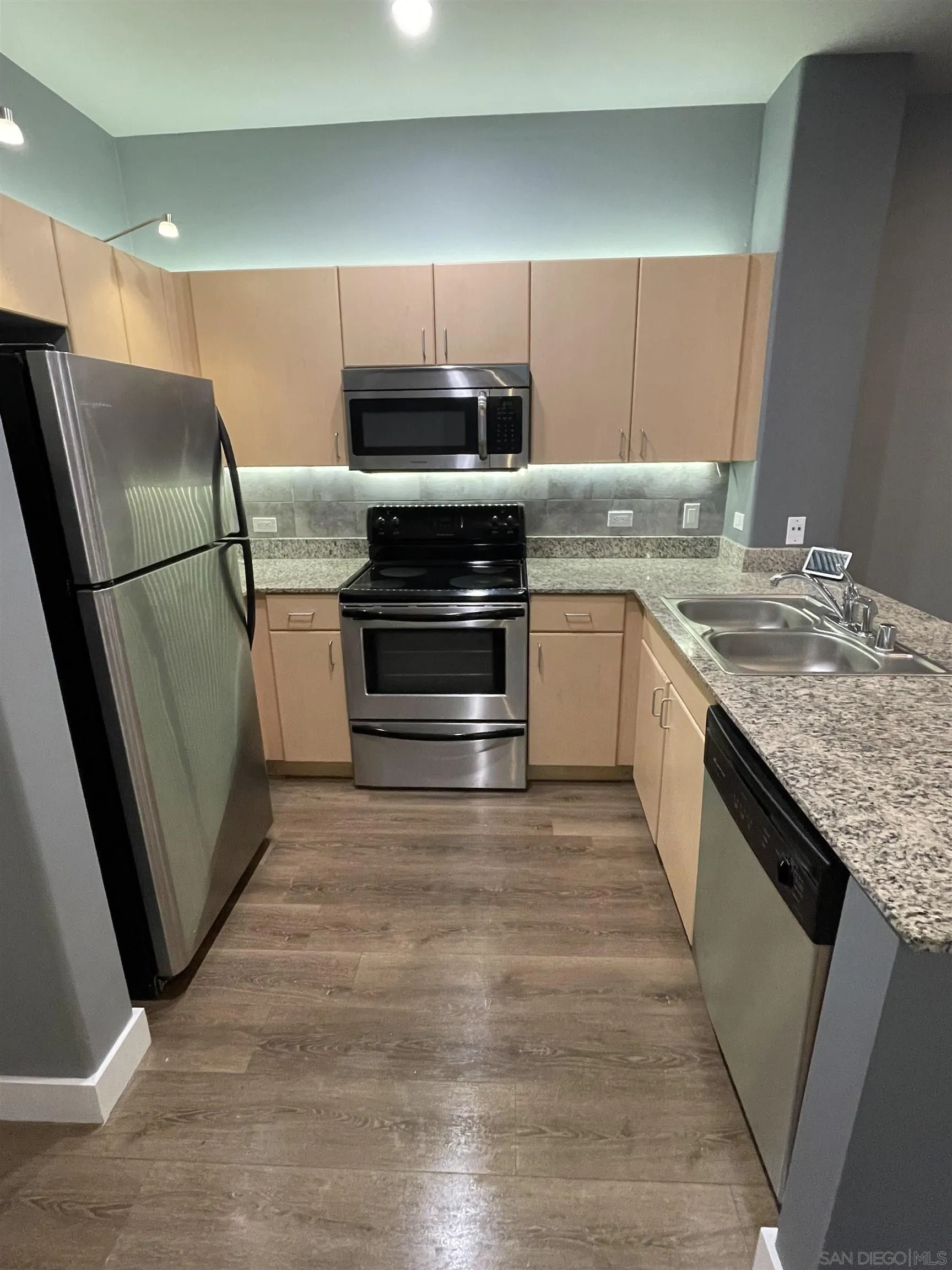 https://cdn.realtyfeed.com/cdn/127/260023264/f1b6557bfe0e0893b5d6127ffd7252ba.webp