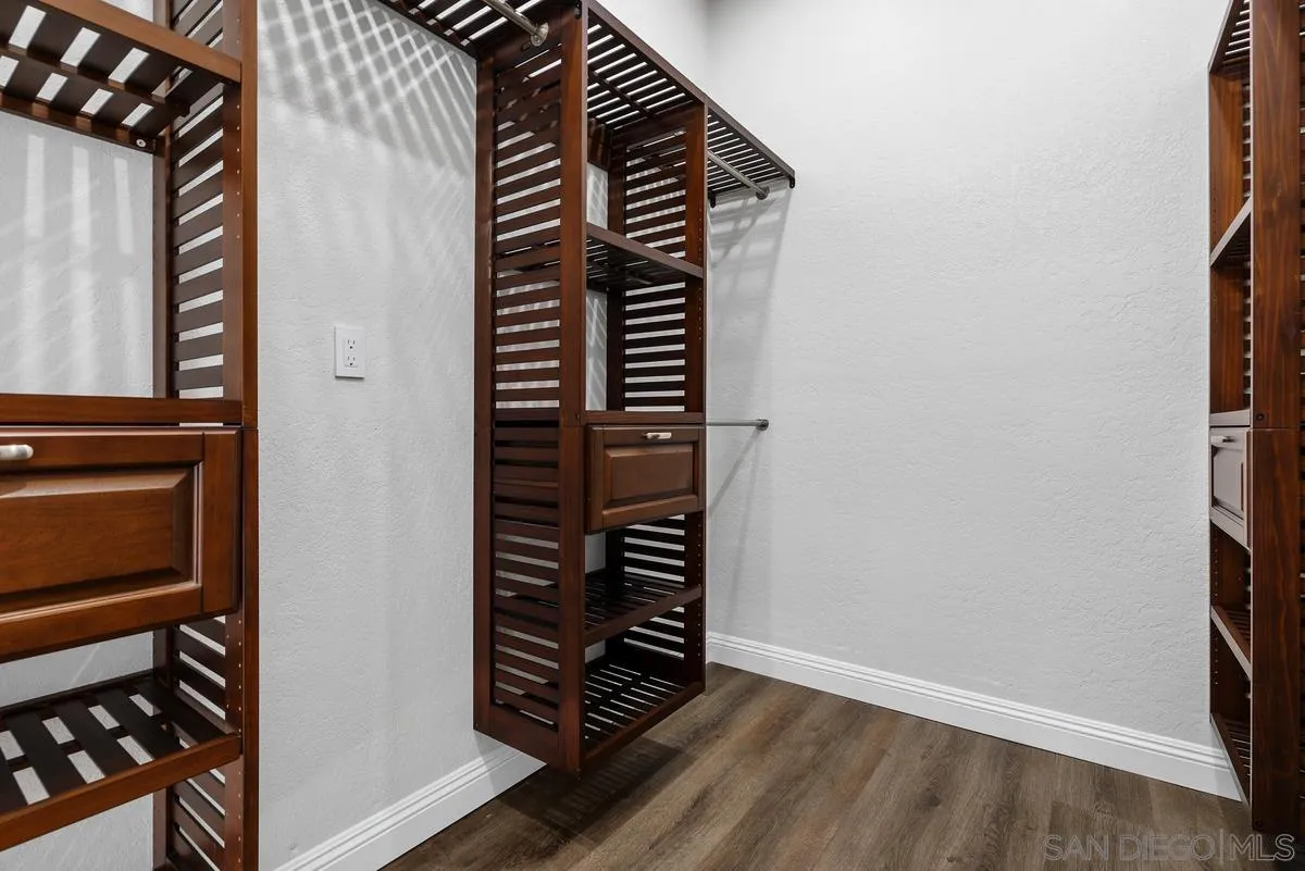 https://cdn.realtyfeed.com/cdn/127/260023265/130b4acac14bdf004a7d9dd1c9a3f31c.webp
