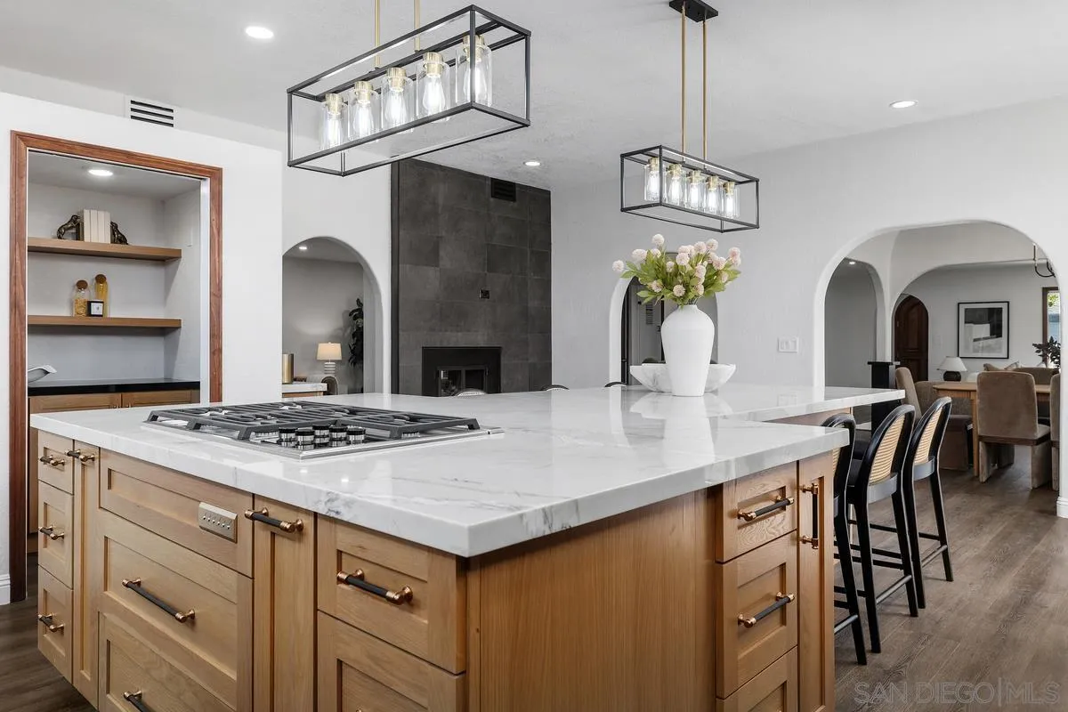 https://cdn.realtyfeed.com/cdn/127/260023265/9b45bc6a9572ff17dce17429005823c2.webp