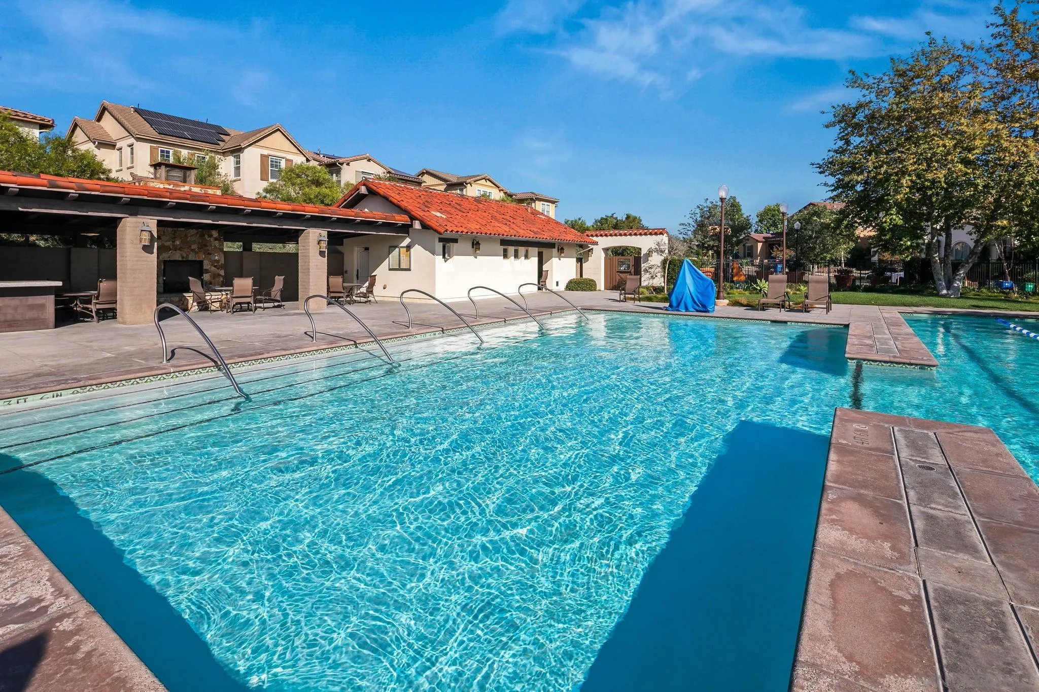 https://cdn.realtyfeed.com/cdn/127/260023270/00ccbcbea7e58057011d1077a9f1dc6b.webp